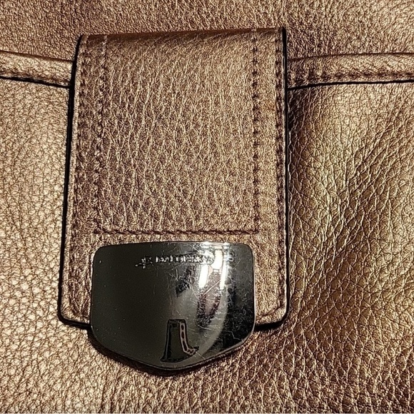 Tan Crossbody Bag with Geometric Front Flap - Picture 3 of 7